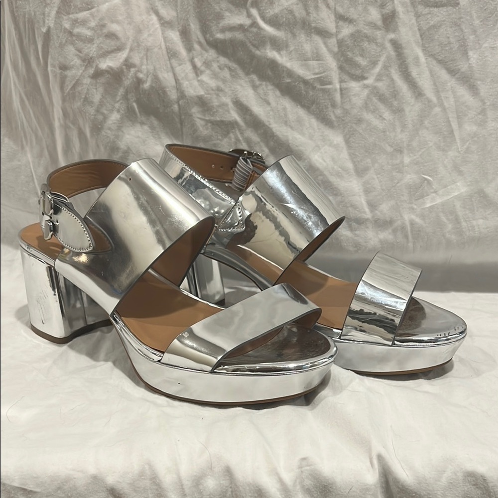 AEROSOLES Silver Platform Sandals with Modern Metallic Straps